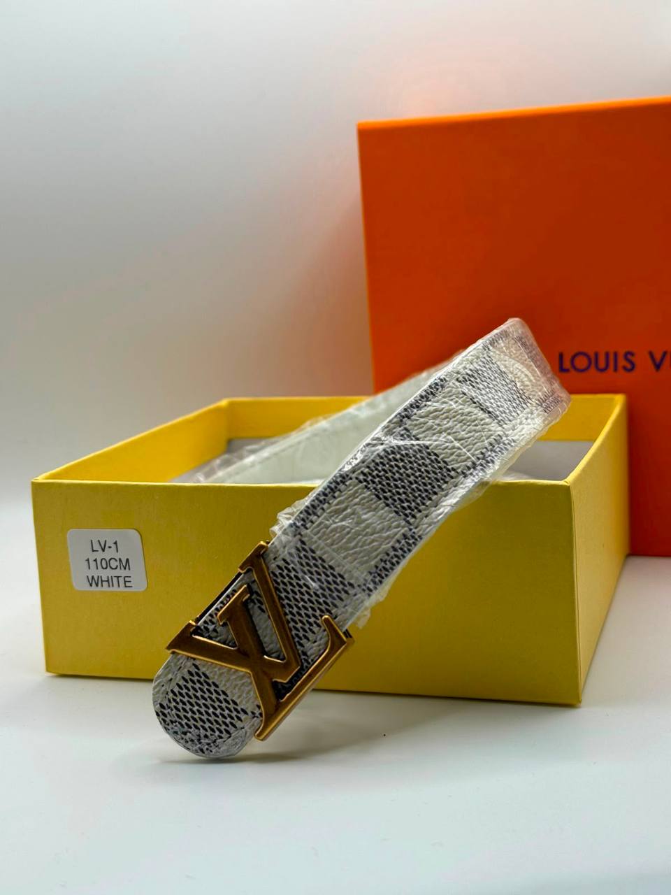 Ladies Belts 
With box
40 dhs🇦🇪🇦🇪

Zain93
♥️♥️♥️