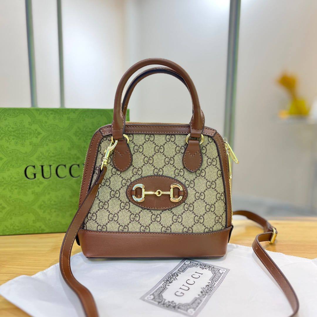 Gucci 
105 dhs🗽 

with box
🎁🎁🎁

Zain235
♥️♥️♥️