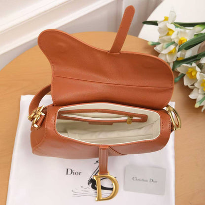 Dior

100 dhs🪙🌨️ 

Withbox
🎁🎁🎁

Zain143
♥️♥️♥️