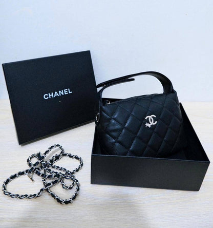 Chanel

95 dhs❤️

with box
🎁🎁🎁

size 21cm

Zain26
♥️♥️♥️