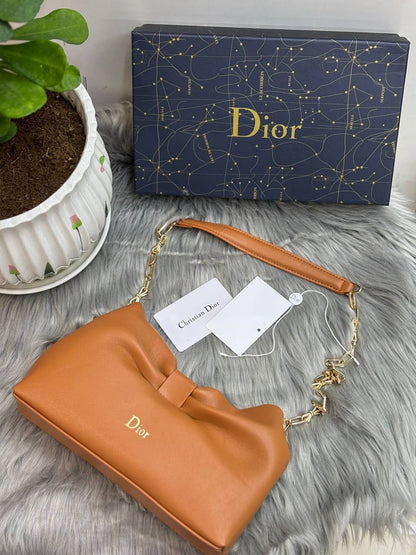Dior
100 dhs✅

with BOX🌷
🎁🎁🎁

Zain244
♥️♥️♥️