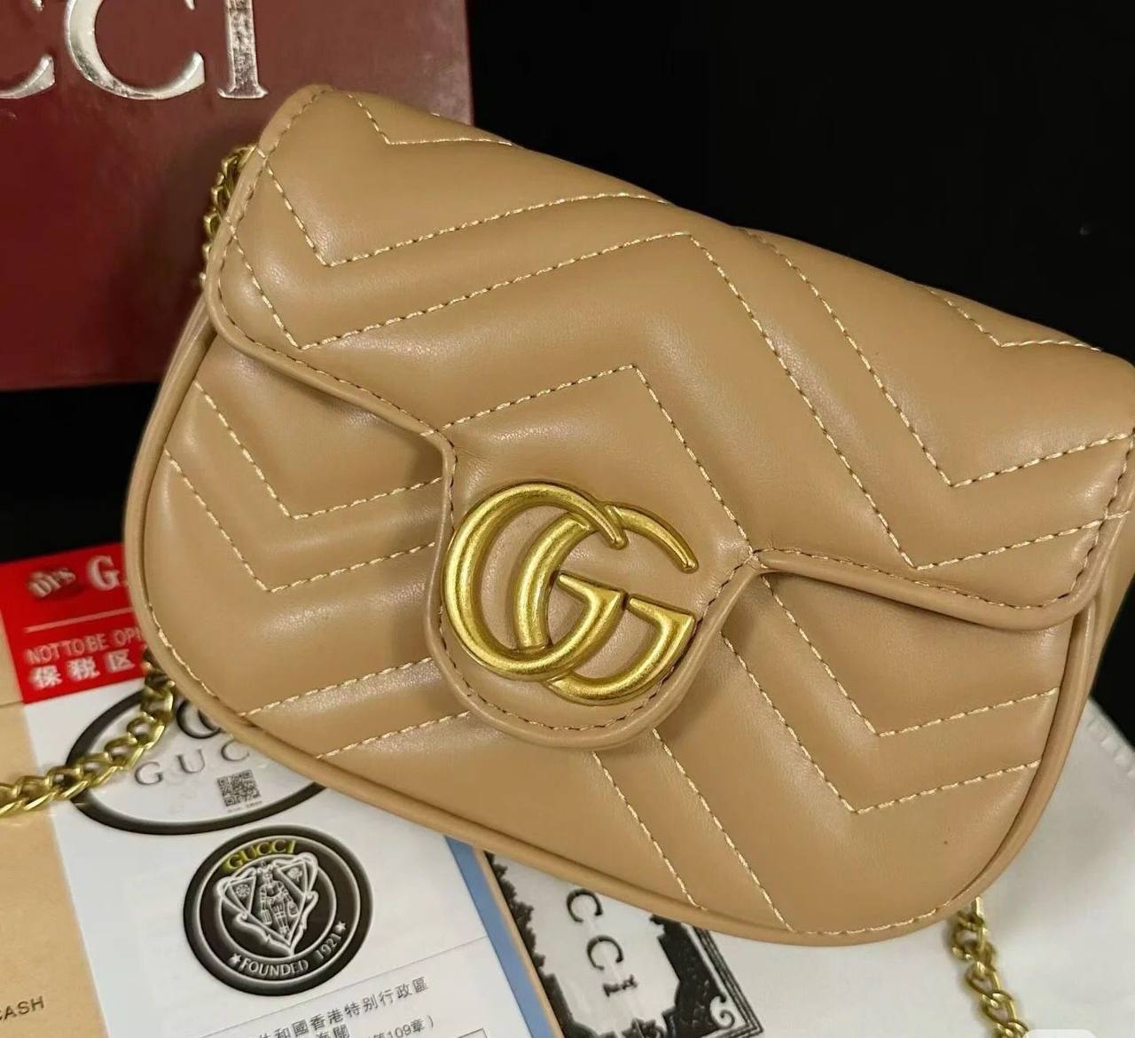 Gucci
with box
🎁🎁🎁

85 dhs🪙💕

Zain07
♥️♥️♥️