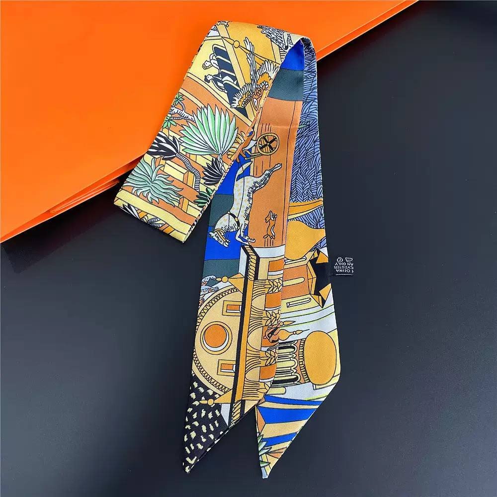 New Arrival
Scarf ties/Bag Tie🔥🔥
Master quality 
Size : 90cm *5cm 
20 dhs✅

Zain243
♥️♥️♥️
