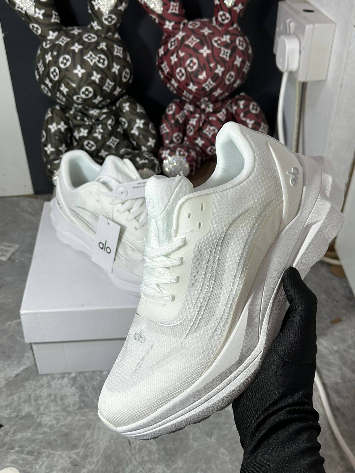 ALO RUNNER ‘White’🤍
36-45 AVAILABLE 🤩
200 dhs🇦🇪🇦🇪

Zain242
♥️♥️♥️