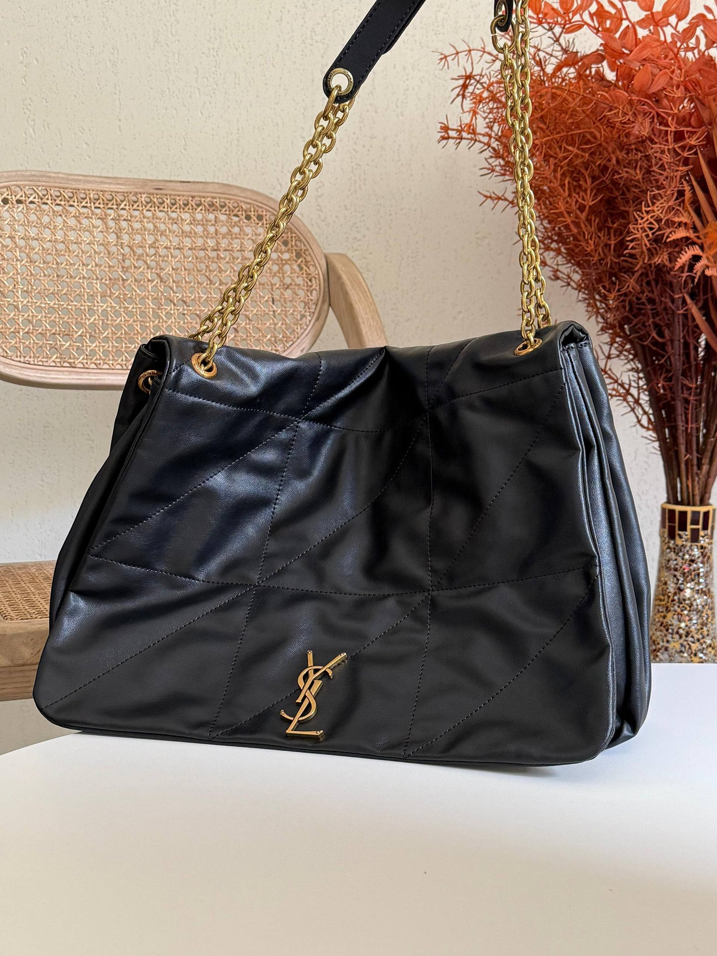 YSL
38cm
320 dhs❣️
Top quality 
With box🎁

Zain167
♥️♥️♥️