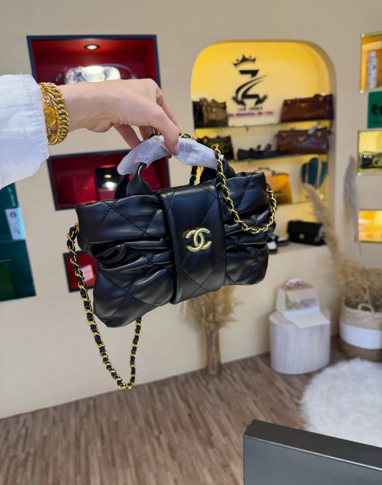 Chanel

95 dhs 
With box

Zain56
Zain244

اطلبوها من الوتس المثبت في الأعلى👆🏻👆🏻

تواصلو معنا 👈🏻 Zain 
For order WhatsApp pinned 👆🏻

♥️♥️♥️