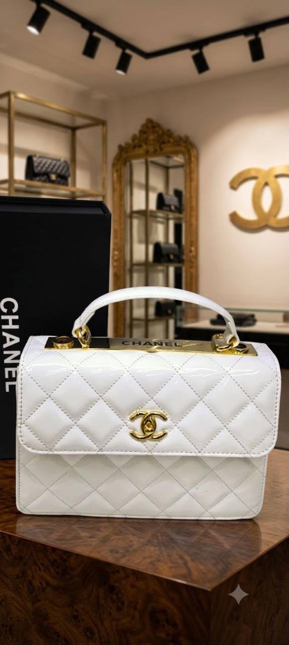 Chanel 
with box 
120 dhs✅

Zain215
♥️♥️♥️