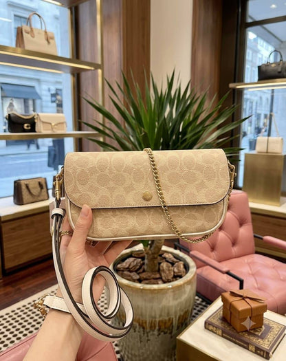 COACH AVAILABLE

HIGH QUALITY

SIZE 24CM

95 dhs🇦🇪🇦🇪🇦🇪

WITH BOX 📦

Zain331
♥️♥️♥️