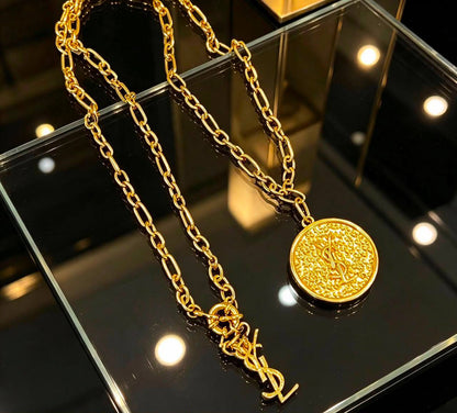 YSL set
Necklace 
Earrings 
Bracelet 
Master quality 💐

*160* AED normal box 📦

Zain48
♥️♥️♥️