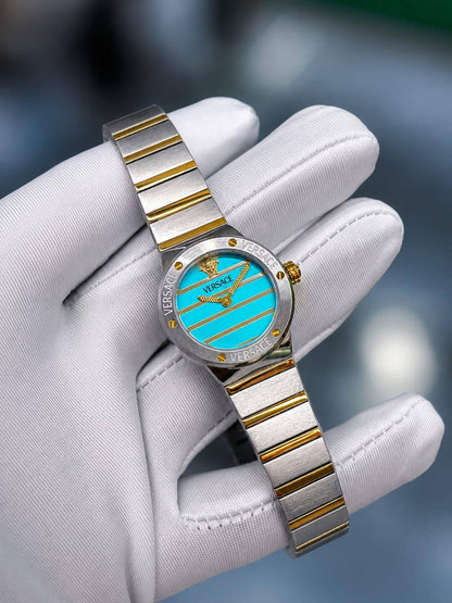 Versace 

watch for ladies 

good quality 
230 dhs🇦🇪🇦🇪

Zain59
♥️♥️♥️