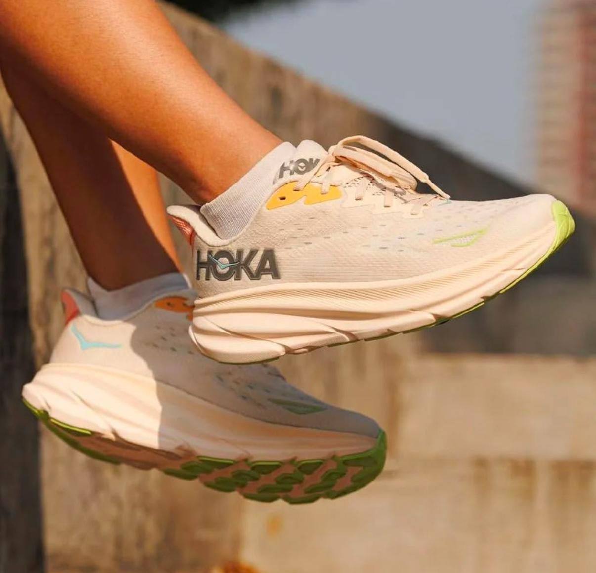 Hoka One One Clifton 9 Vanilla Astral ，
Size 36-45 ，
230 dhs✅

Zain18
♥️♥️♥️