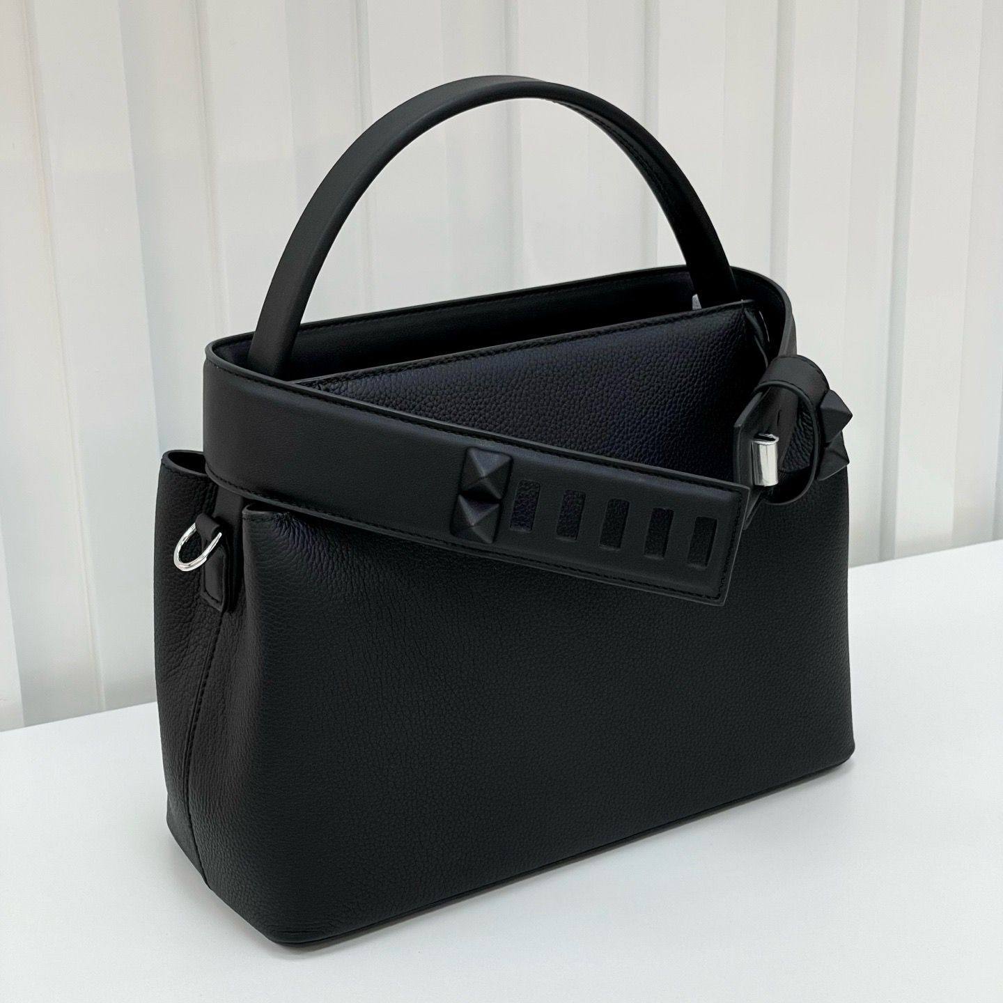 Hermes 
Master
top quality 
420 dhs❣️
#27cm💕💕🙋‍♂️

Zain228
♥️♥️♥️