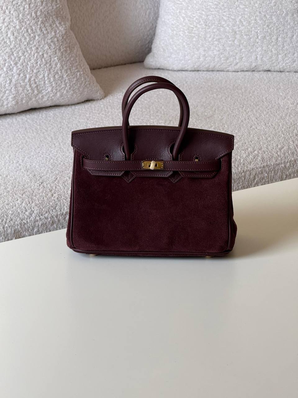 Hermes birkin velvet 25cm💕master quality😍

with box❤️
🎁🎁🎁
680 dhs🪙🖤🇦🇪

Zain51
♥️♥️♥️