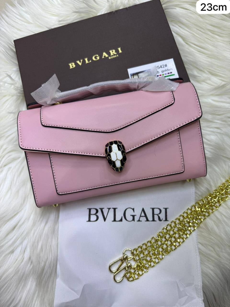 🌟 Bulgari Forever 
1️⃣ First quality +🎁
Size : 23 * 14 cm

90 dhs🇦🇪🇦🇪🇦🇪

with box🎁

Zain115
♥️♥️♥️