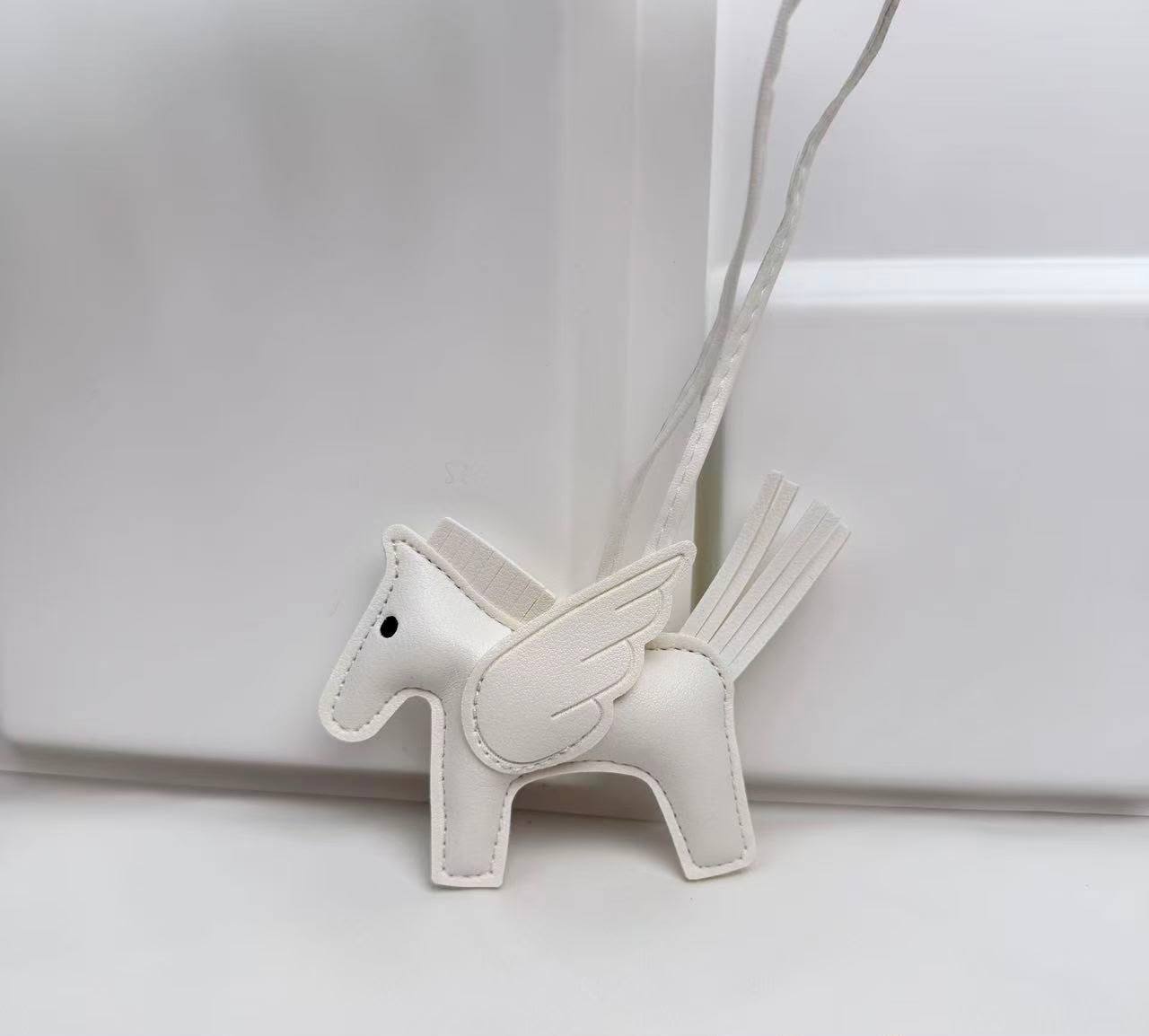 Hermes Horse Bag Charm 🔥
15 dhs✅

Zain243
♥️♥️♥️