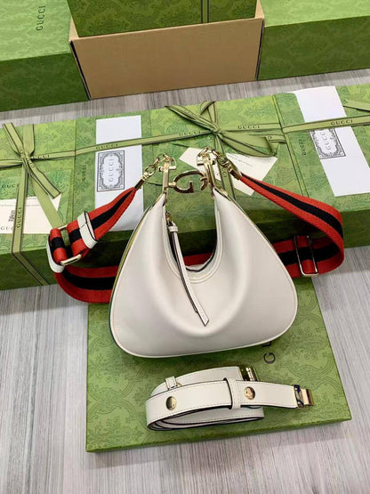 Gucci Attache
Shoulder Crossbody Bag 
Italian Calf Leather 
Size: Small 

1400 dhs🇦🇪🇦🇪

Zain71
♥️♥️♥️