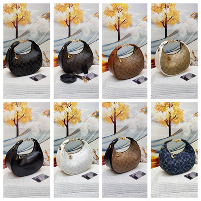 COACH

Best quality

 with box

125 dhs🇦🇪🇦🇪

size20CM

Zain290
♥️♥️♥️
