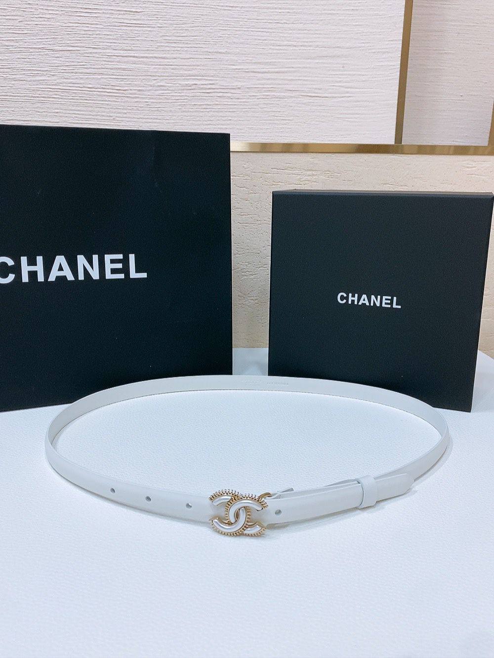 Chanel

Available again

280 dhs🇦🇪🇦🇪

Zain164
♥️♥️♥️