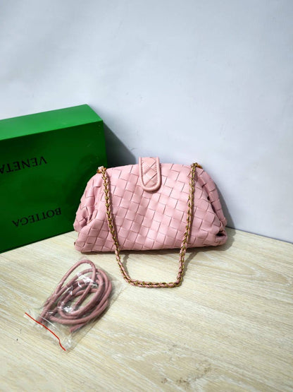 Bottega
100 dhs🇦🇪🇦🇪
with box

Zain26
♥️♥️♥️