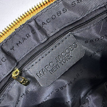 MARC JACOBS

GOOD QUALITY 

80 dhs✅

without box

Zain39
♥️♥️♥️