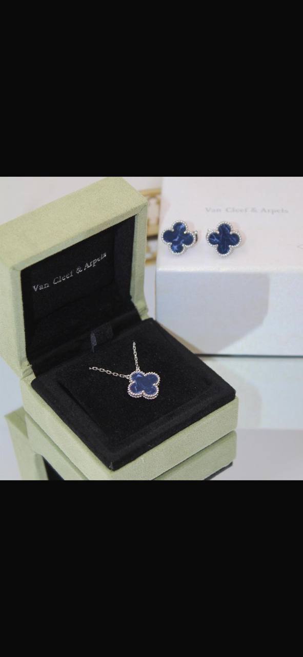 VCA ❤️‍🔥*
Necklace 💥
Earring ✨
Master quality 💯
With normal boxes 📦 
110 dhs✅
With master box 🗃️ 
130 dhs✅

Zain216
♥️♥️♥️