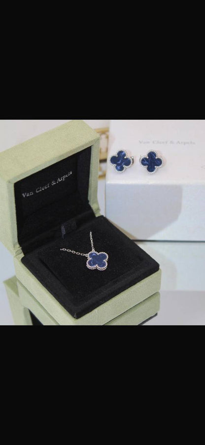 VCA ❤️‍🔥*
Necklace 💥
Earring ✨
Master quality 💯
With normal boxes 📦 
110 dhs✅
With master box 🗃️ 
130 dhs✅

Zain216
♥️♥️♥️
