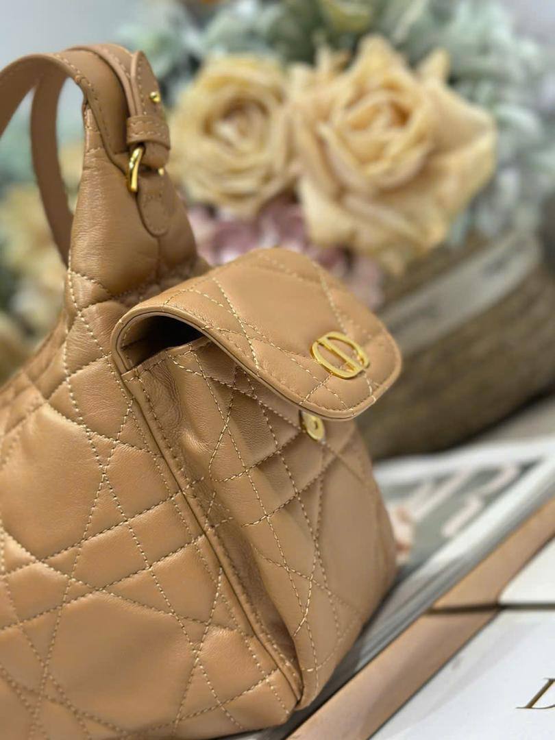 Gucci

105 dhs🇦🇪🇦🇪

Zain26
♥️♥️♥️