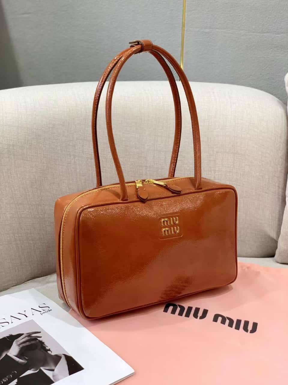 Miu Miu
High quality
95 dhs✅

Zain50
♥️♥️♥️
