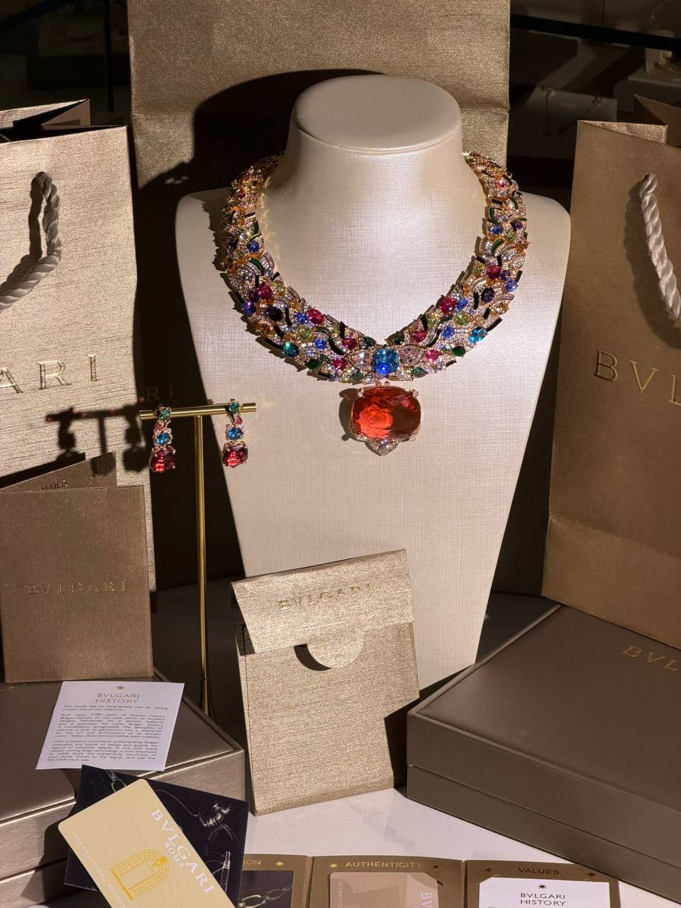 BVLGARI SET
New Collection 
Quality: Super Master 
Non -Tarnish color
For Price 👇 WTSP Text Zain 0568585901

Zain268
♥️♥️♥️