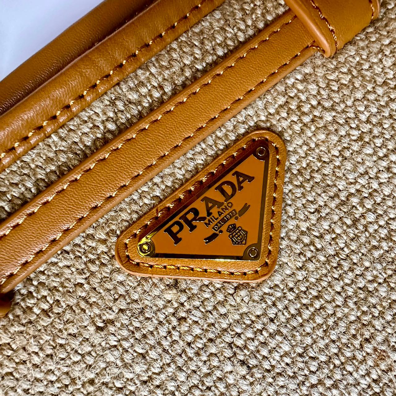 PRADA COPY ONE NEW CAME  BIG SIZE 
220 dhs🇦🇪🇦🇪

Zain295
♥️♥️♥️