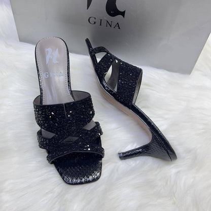 GINA 
140 dhs🇦🇪
Size 36-41 

Zain88
♥️♥️♥️