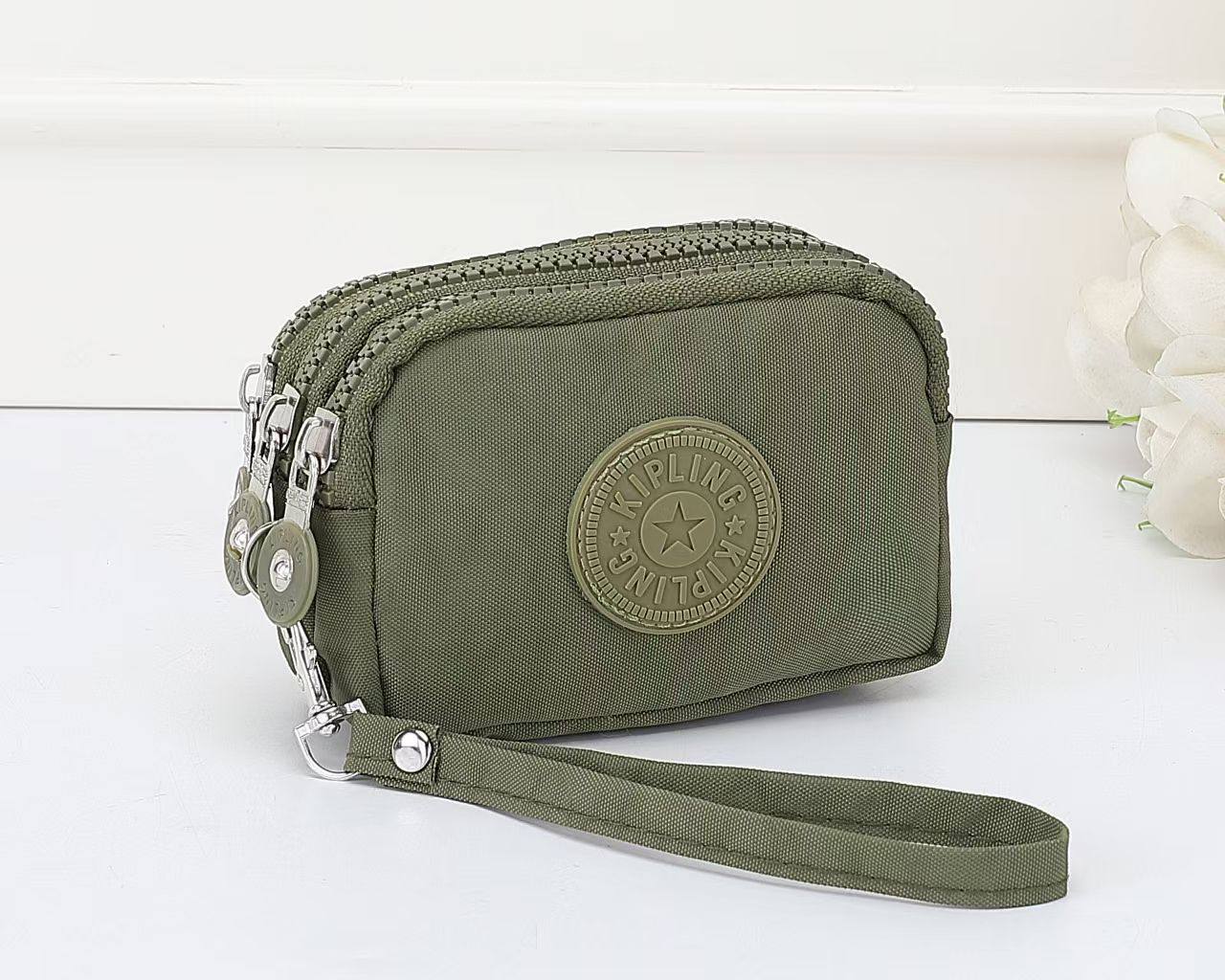 Kipling
15 dhs🇦🇪🇦🇪

Zain169
♥️♥️♥️