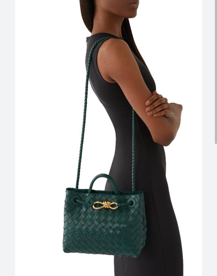 Bottega
⚡26cm
⚡without box
100 dhs💓

Zain118
♥️♥️♥️