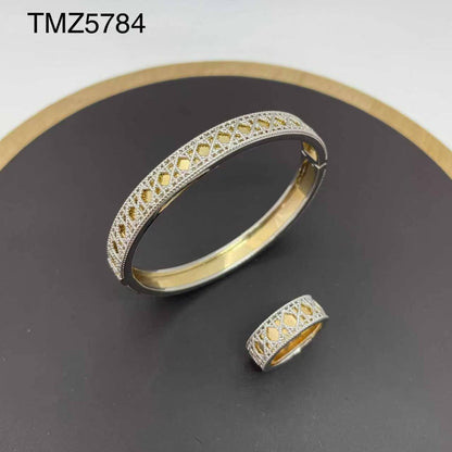*Offer set* 
Bangle 
Ring 💍 
        6,7,8,9
Fashion quality 💎
Ofer price 

*55* AED normal box 📦

Zain48
♥️♥️♥️