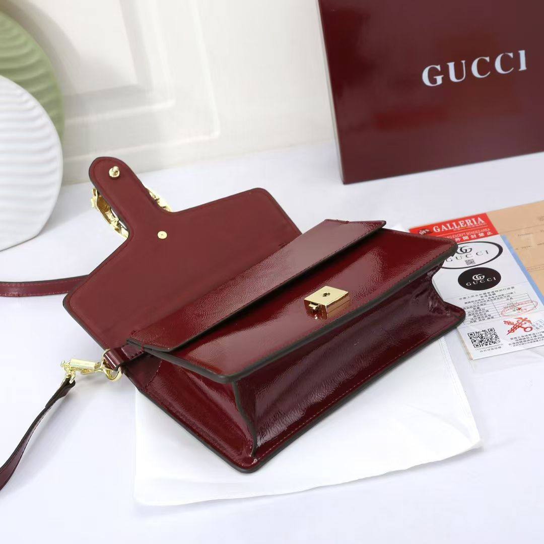 GUCCI 

HIGH QUALITY 

WITH BOX 
🎁🎁🎁

120 dhs✅

Zain39
♥️♥️♥️
