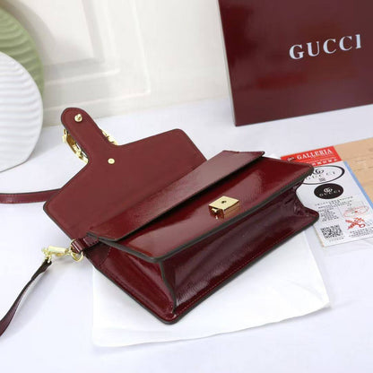 GUCCI 

HIGH QUALITY 

WITH BOX 
🎁🎁🎁

120 dhs✅

Zain39
♥️♥️♥️