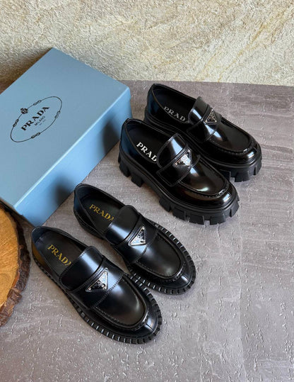 PRADA 
SuperMaster Quality 💯
450 dhs💓
Size: 36-41💥

Zain171
♥️♥️♥️