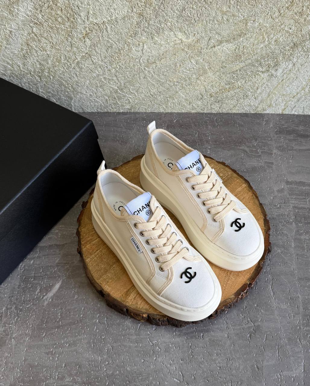 CHANEL 💫😍
SuperMaster Quality 💯
450 dhs✅
Size: 36-41 💥

Zain171
♥️♥️♥️