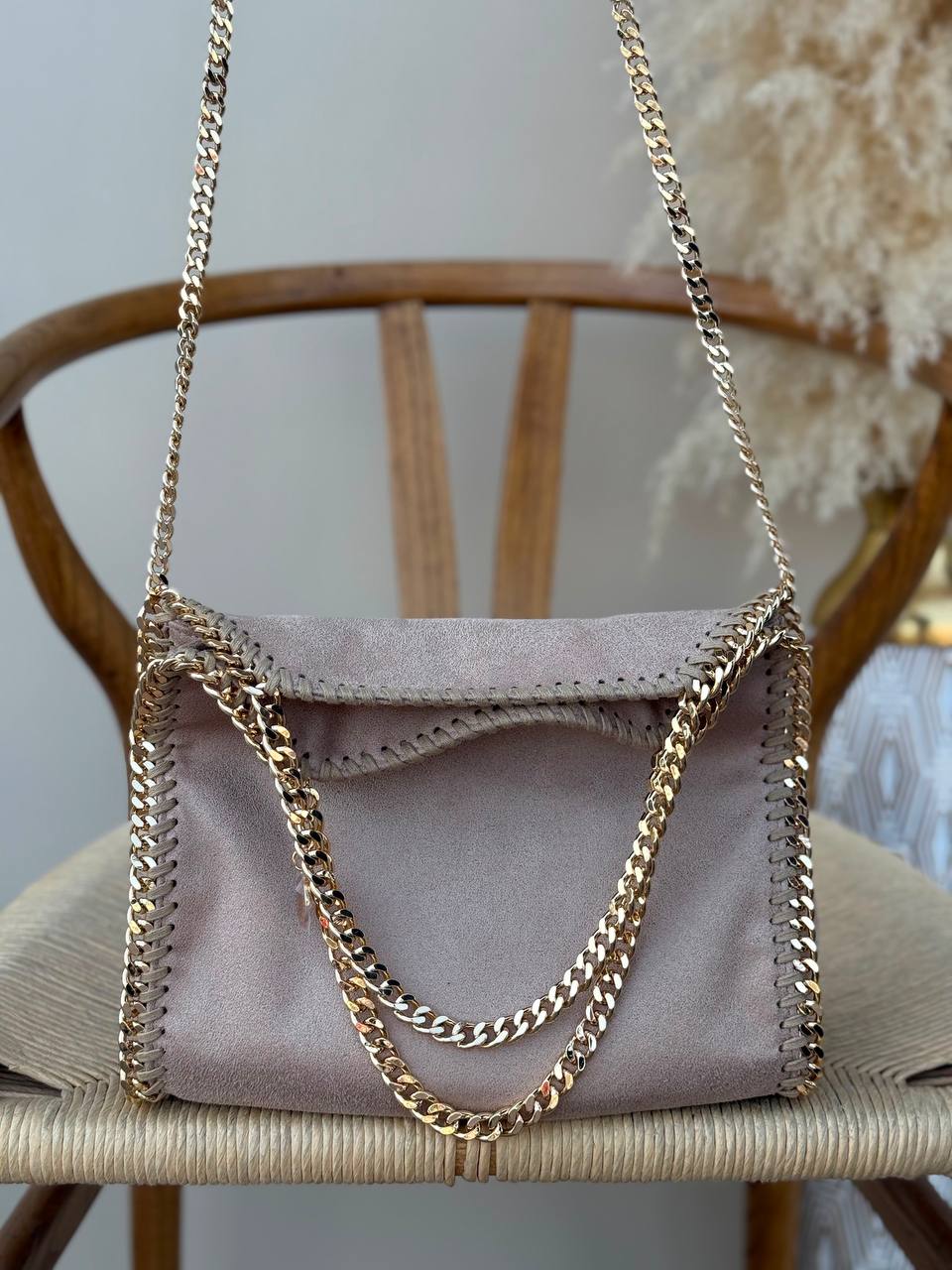STELLA McCARTENY
25cm
350 dhs🇦🇪🇦🇪
Top quality

Zain167
♥️♥️♥️