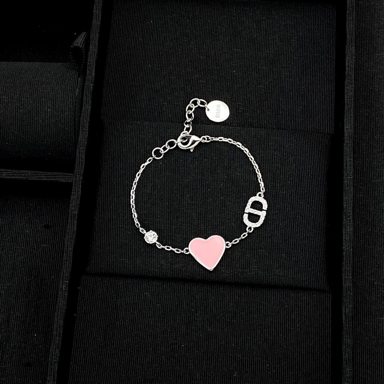 Dior  set* 💕
Necklace 
Earrings 
Bracelet 
Master Quality 💐

*120* AED normal box 📦
*130* AED MASTER BOX 📦

Zain48
♥️♥️♥️
