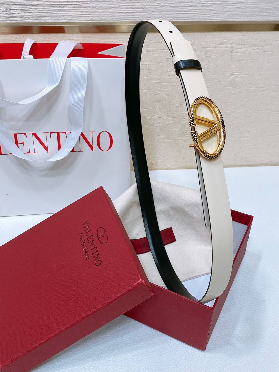 Valentino
*💕2.cm💕*
💞*Master quality*💞
280 dhs🪙🌺

Zain164
♥️♥️♥️