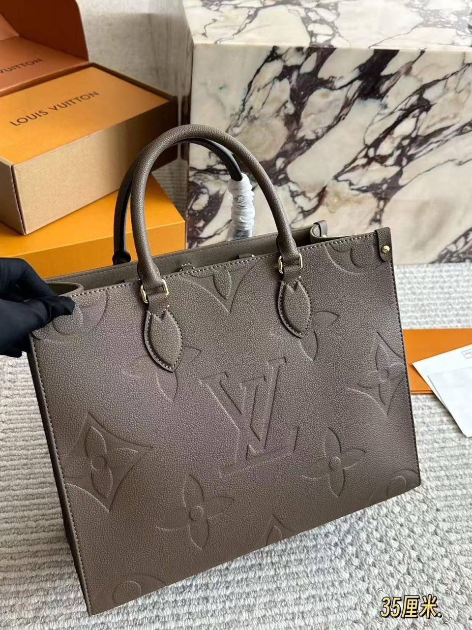 LV
Master
36cm
440 dhs✅

Zain297
♥️♥️♥️