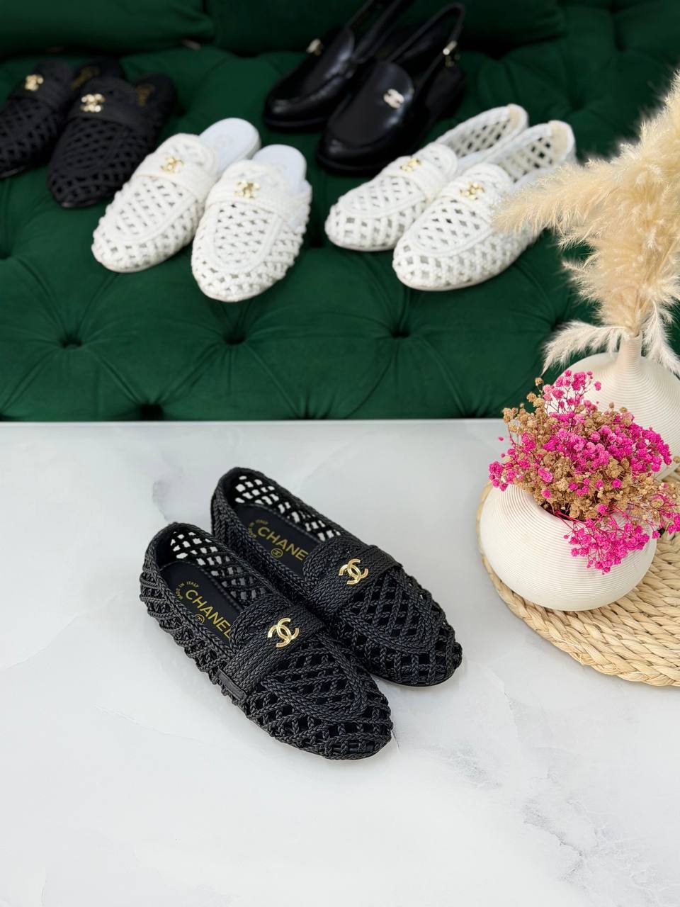 Chanel
Vip quality
Size:36 to 41
450 dhs💓

Zain113
♥️♥️♥️