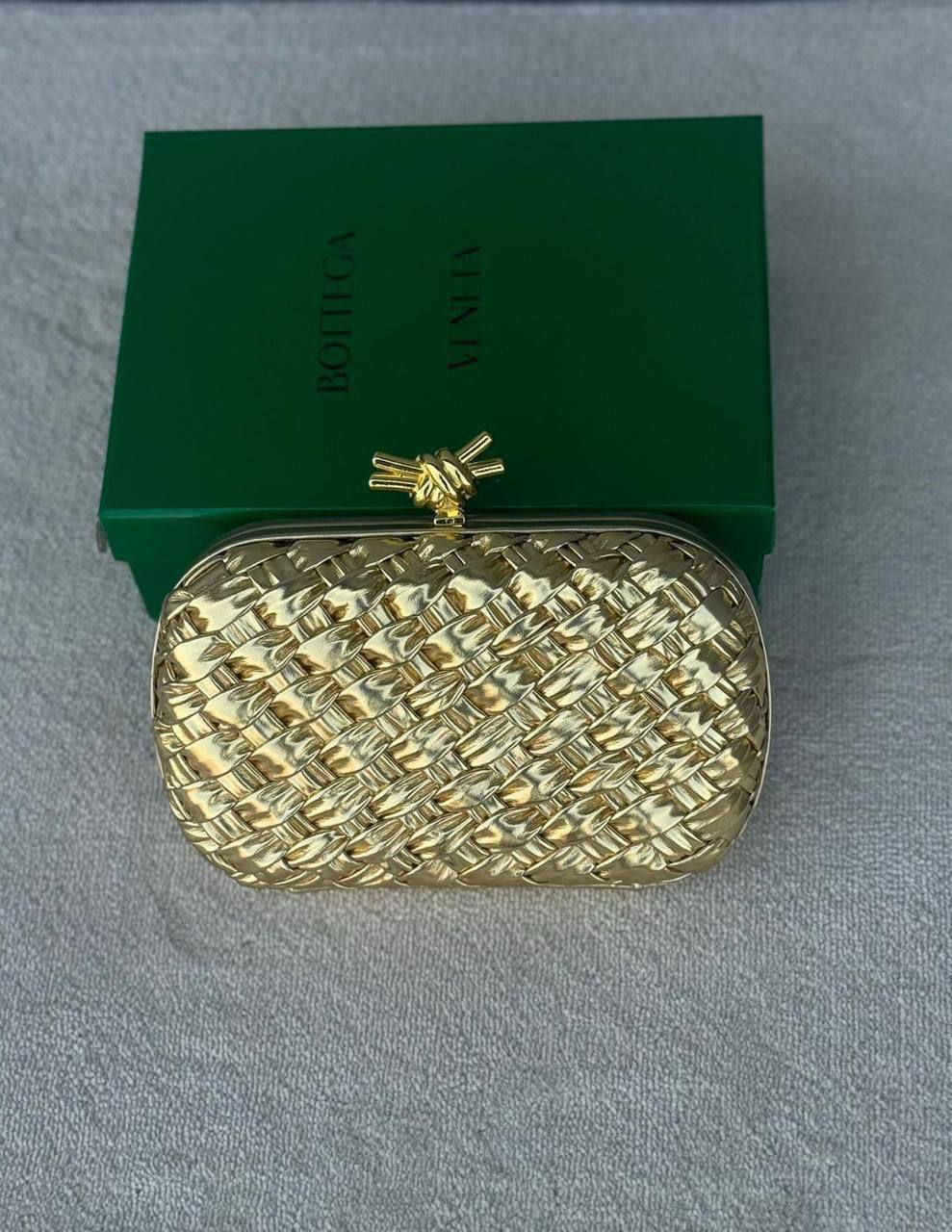 Bottega 

110 dhs✅

with box
🎁🎁🎁

Zain90
♥️♥️♥️