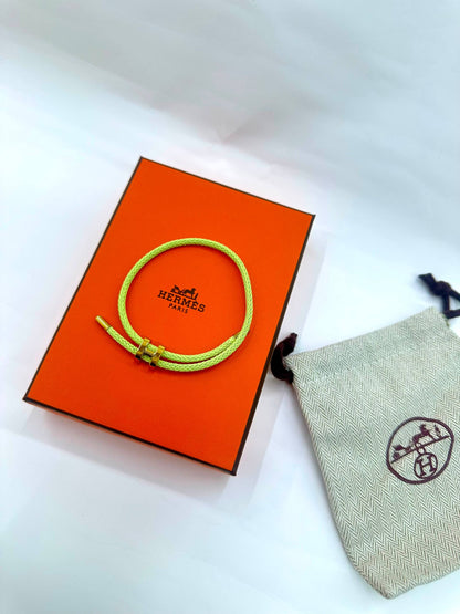 Hermes
Good quality 
Bracelet 
With black boxes
20 dhs🇦🇪🇦🇪

With normal boxes and 
Paper bag
30 dhs🇦🇪🇦🇪

With original boxes
40 dhs🇦🇪🇦🇪

Zain216
♥️♥️♥️