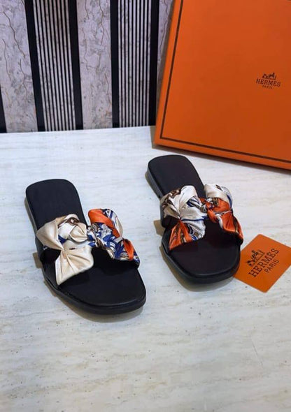 HERMES 
☘️ *SIZE  36  to 41 ☘️                                                                                                       
180 dhs💓

Zain224
♥️♥️♥️