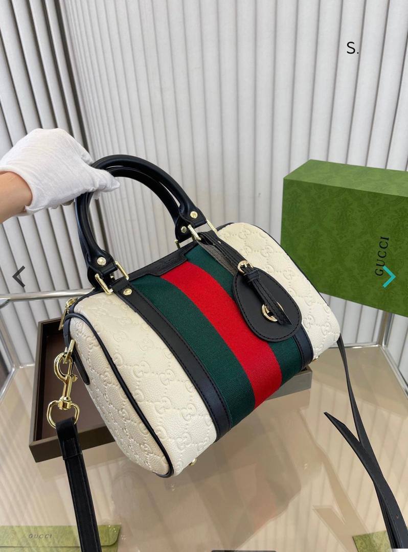 Gucci
105 dhs🪙🌨️ 
high quality  
33Cm

Zain26
♥️♥️♥️