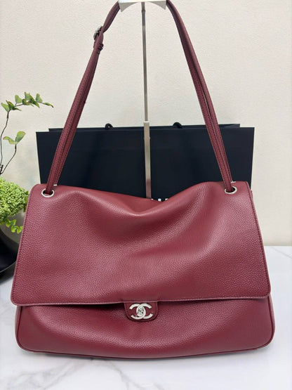 CHANEL 

re stokes 

340 dhs 🇦🇪🇦🇪🇦🇪

40cm

Zain228
♥️♥️♥️