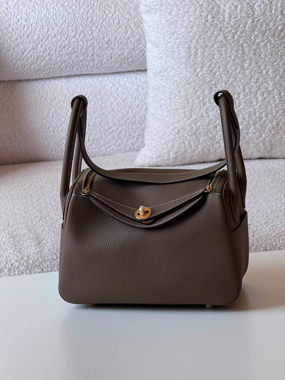 Hermes Lindy 26cm💕master quality😍with box❤️
390 dhs💓

Zain52
♥️♥️♥️
