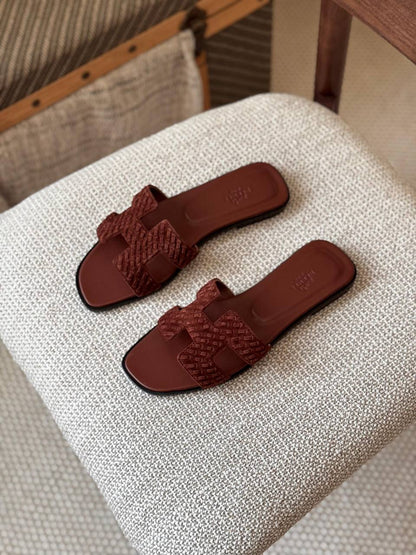 HERMES ❤️
🤩Available new 😍😍
Size: 36 to 41
Super master quality 
450 dhs✅

Zain198
♥️♥️♥️
